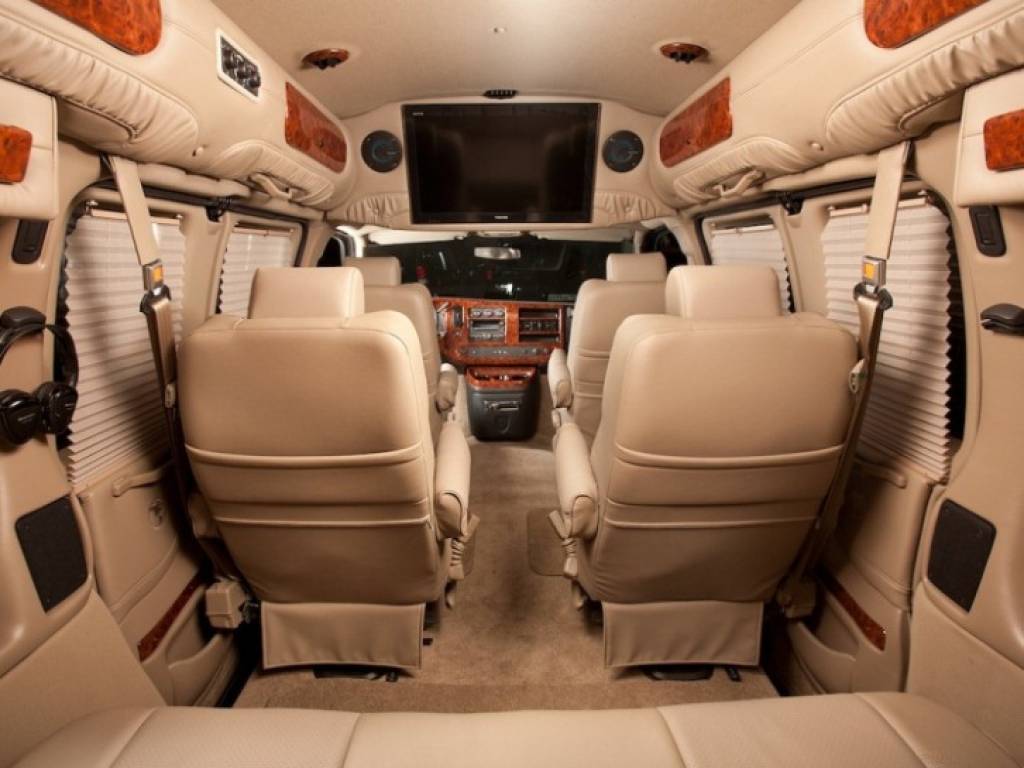 Chevrolet Express Explorer - GMC Savana